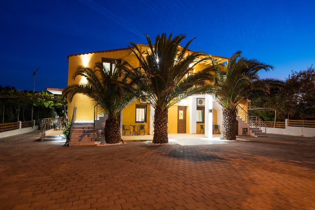 Studios Gagos Astris Exterior foto